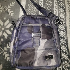 LUG Can Can SE crossbody